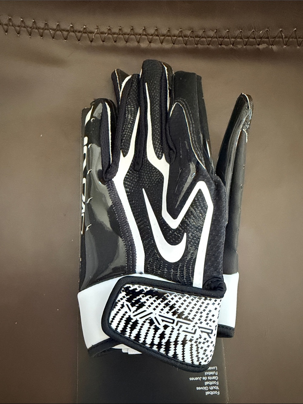 Nike Black and White Vapor Jet 9.0 Big Kid Gloves